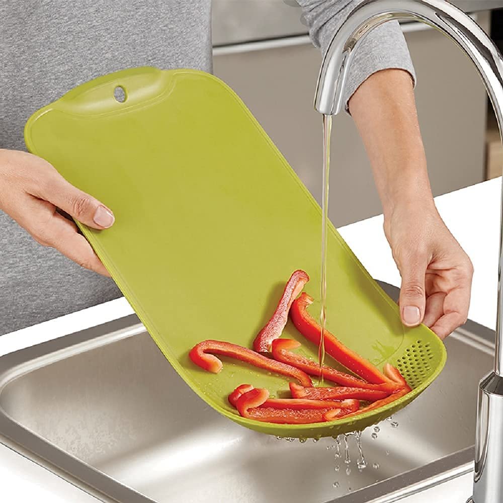 Curve Plastic Chopping Board with Drainer